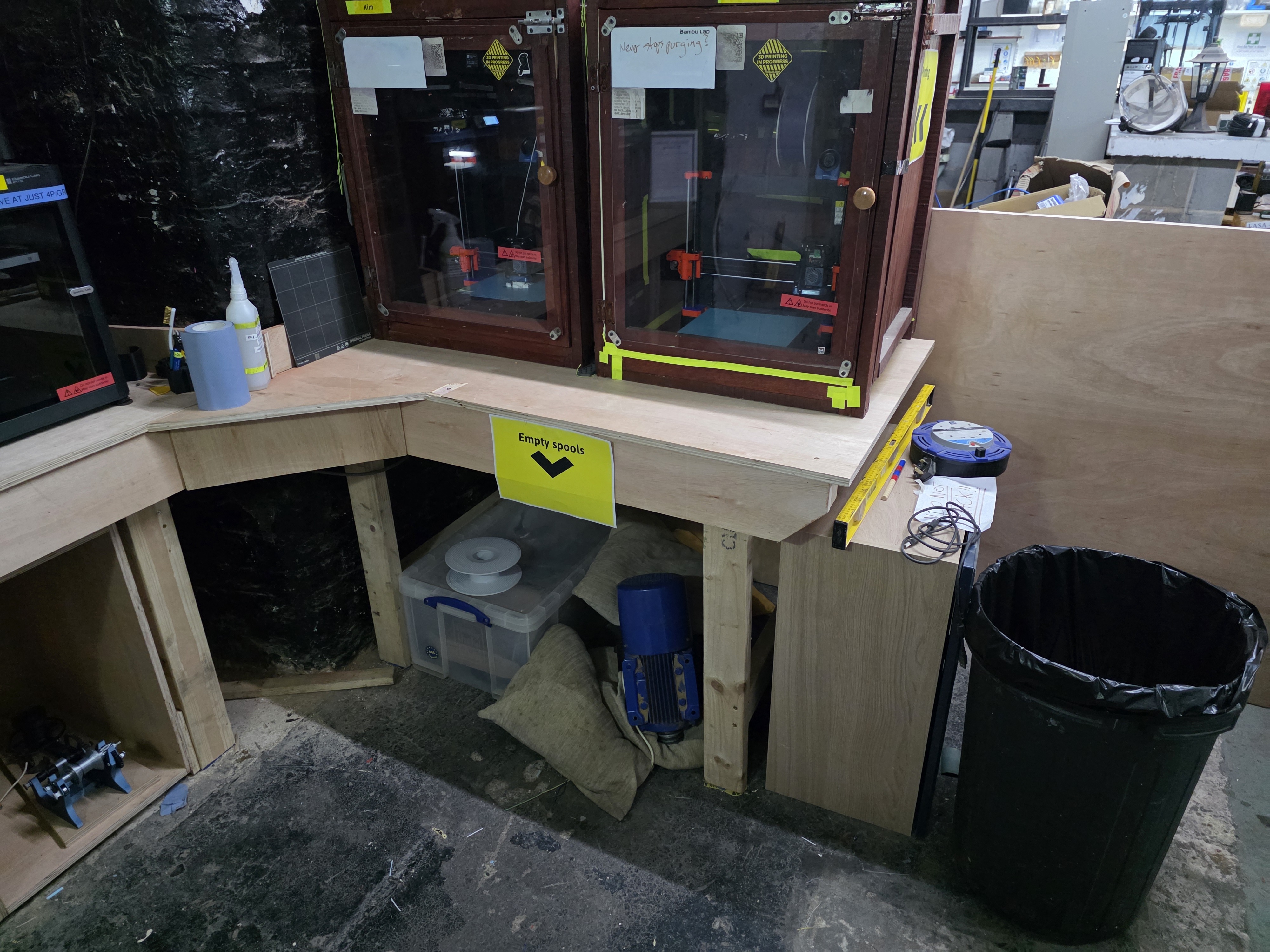 3D printer area tools and bin